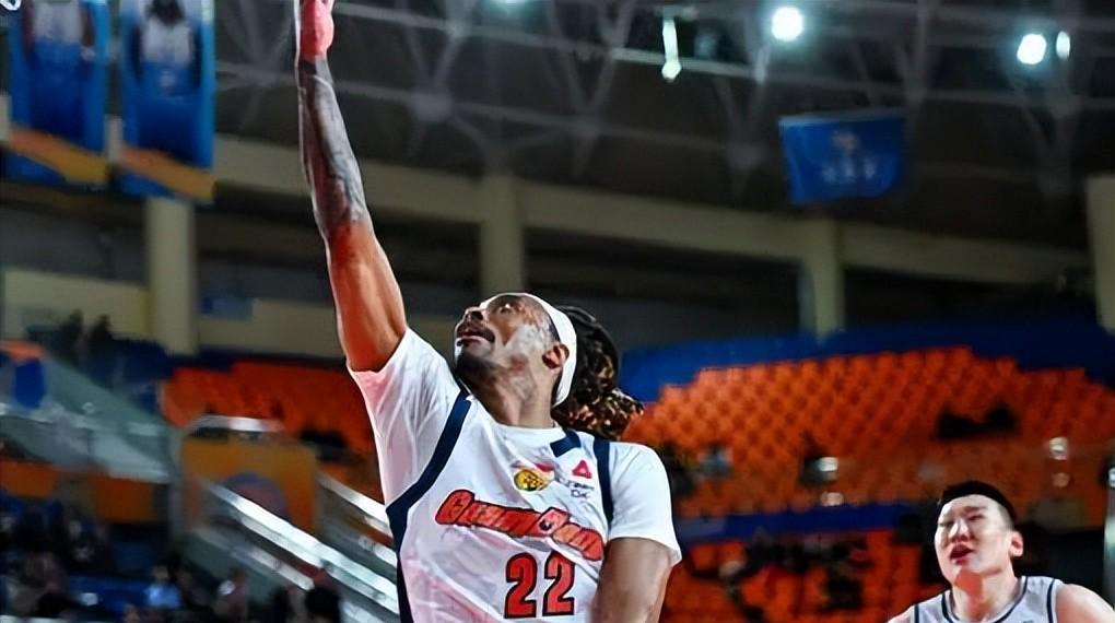 开云官网-广东队三连败，惨遭新疆队18分逆转，全明星MVP徐杰6中0没有得分