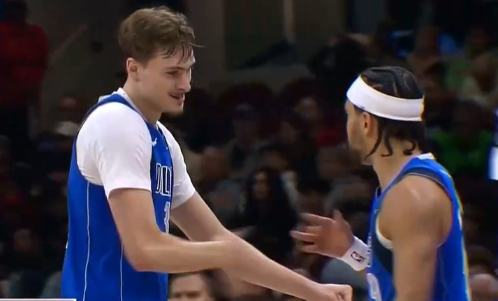 开云体育-分差20分了！弗拉格飞身大帽哈登&amp;反击助攻内姆哈德三分打停骑士